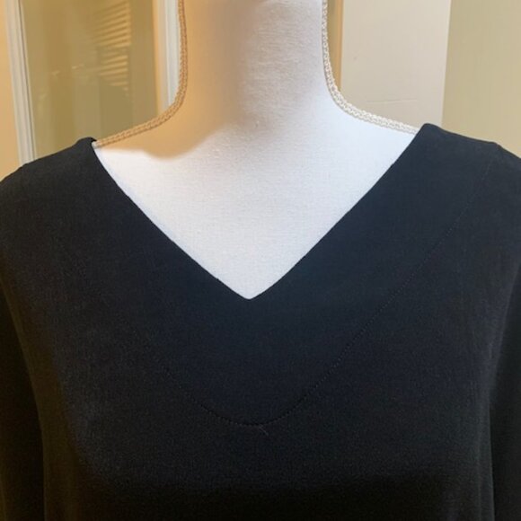 ChicoTravelers V Neck Top Sz 3 - Picture 2 of 6